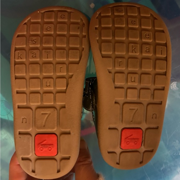 See Kai Run Olive Green & Pink patent leather Mary Janes size 7 - Picture 5 of 5